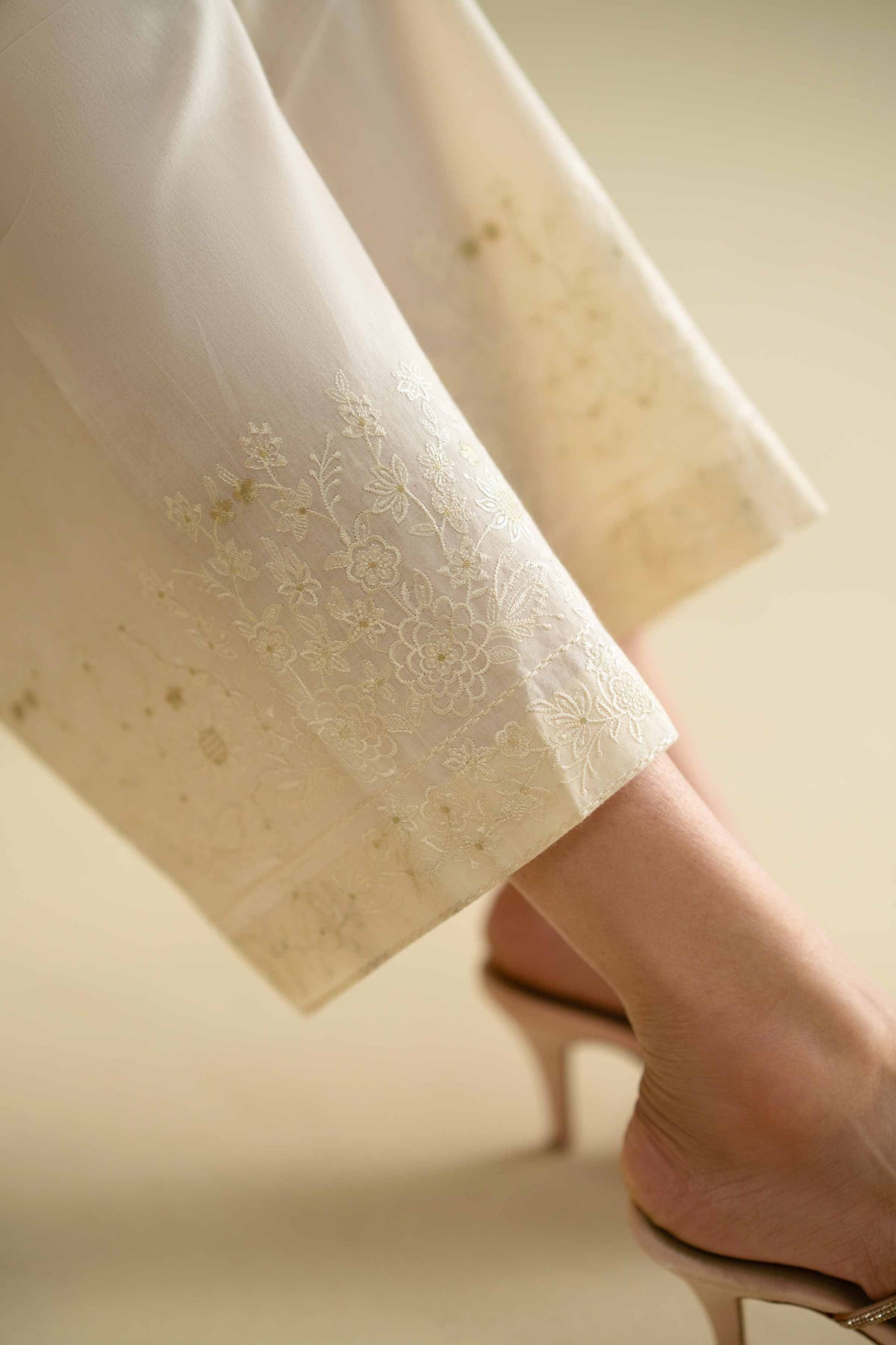 Embroidered Culottes - KFE26-126White Khaddar 1PC Embroidered Nishat Australia