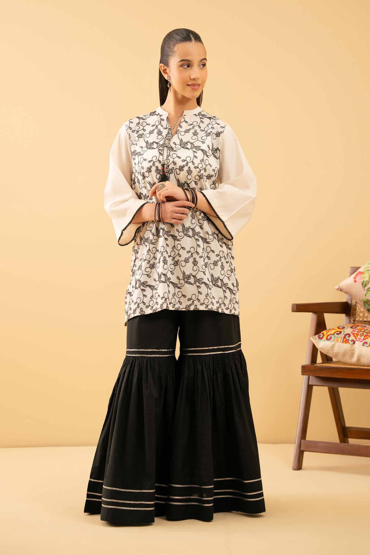 Embroidered Tunic - PE25-510 White Cambric 1PC Embroidered Nishat Australia