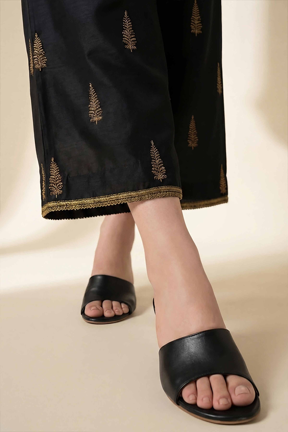 Embroidered Trousers - PE26-647 Black Cambric 1PC Embroidered Nishat Australia