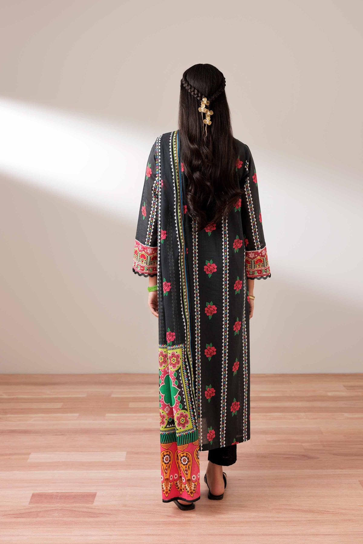 2 Piece - Printed Embroidered Suit - PS25-193 Black Lawn 2PC Embroidered Nishat Australia