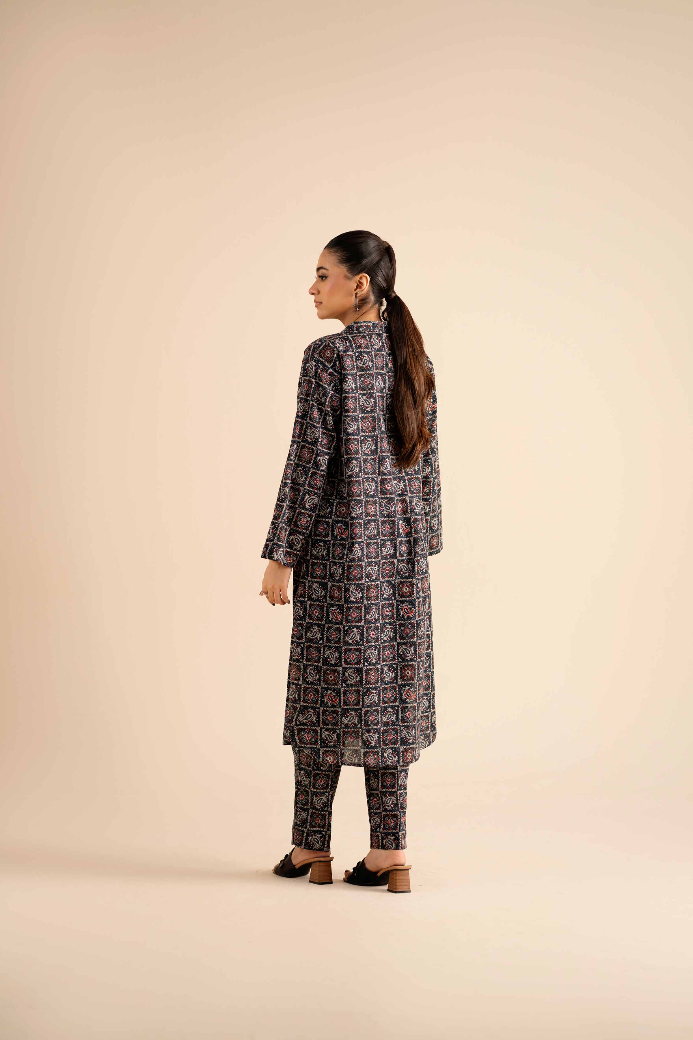 2 Piece - Printed Suit - PW25-302 READY TO WEAR Black Karandi 2PC Printed