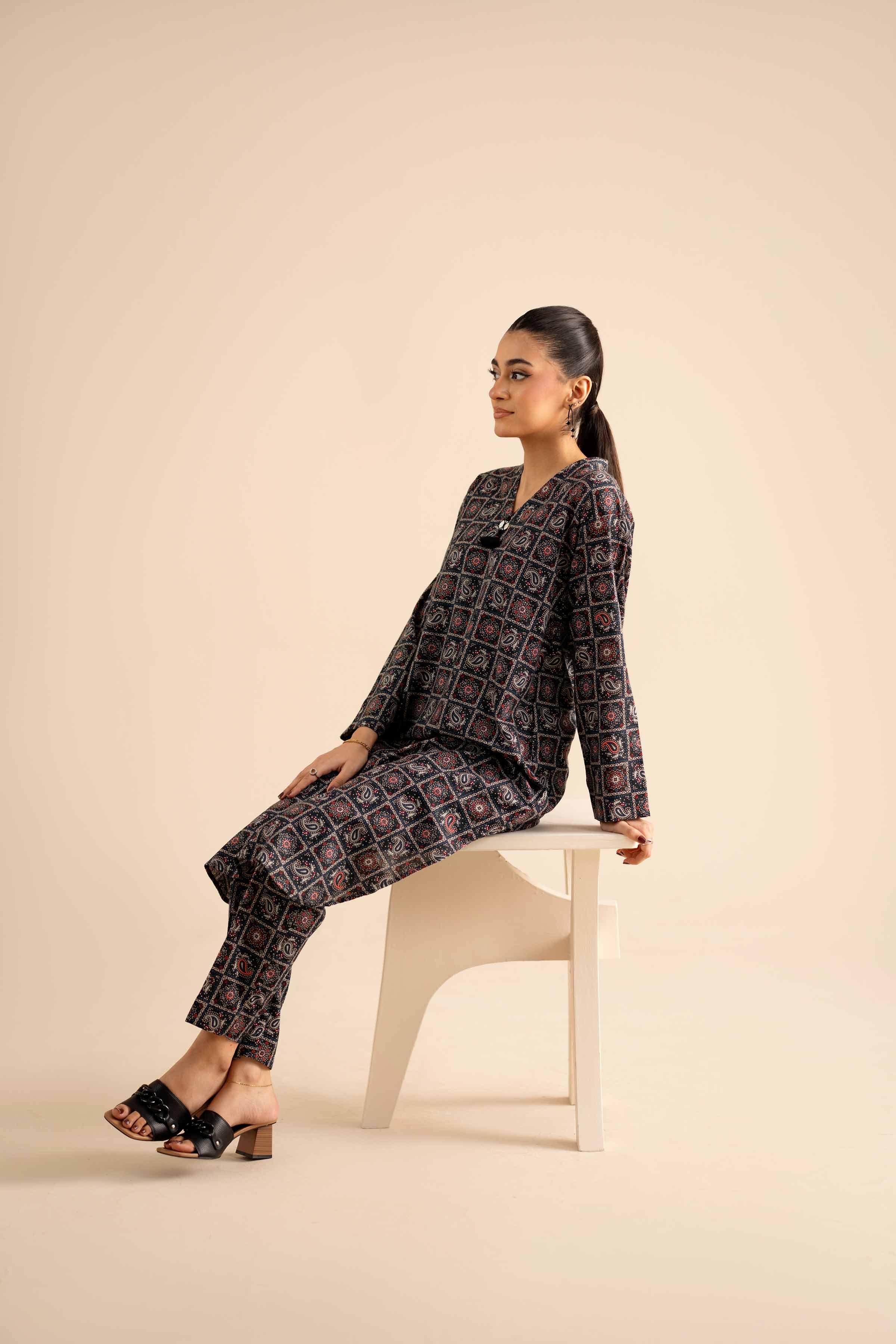 2 Piece - Printed Suit - PW25-302 READY TO WEAR Black Karandi 2PC Printed