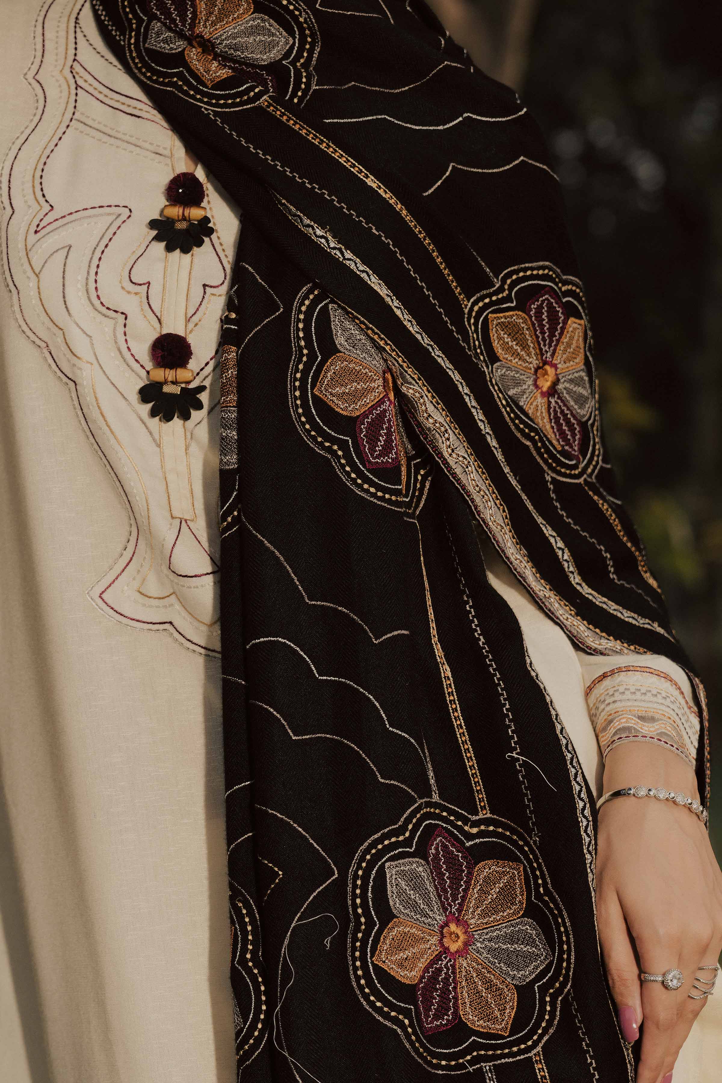 3 Piece - Embroidered Suit - PW25-442 READY TO WEAR White Karandi 3PC Embroidered