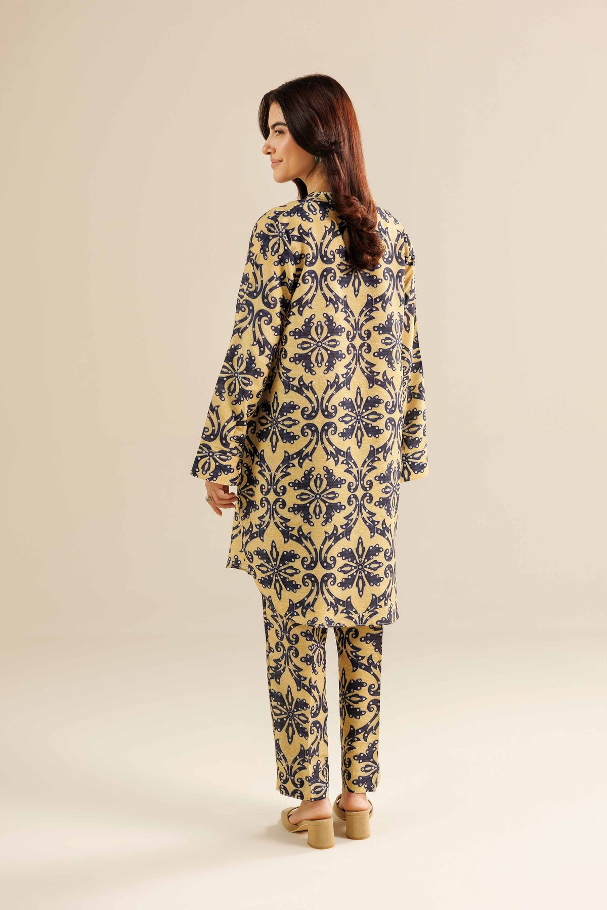 2 Piece - Printed Suit - PW25-365 Yellow Lawn 2PC Printed Nishat Australia