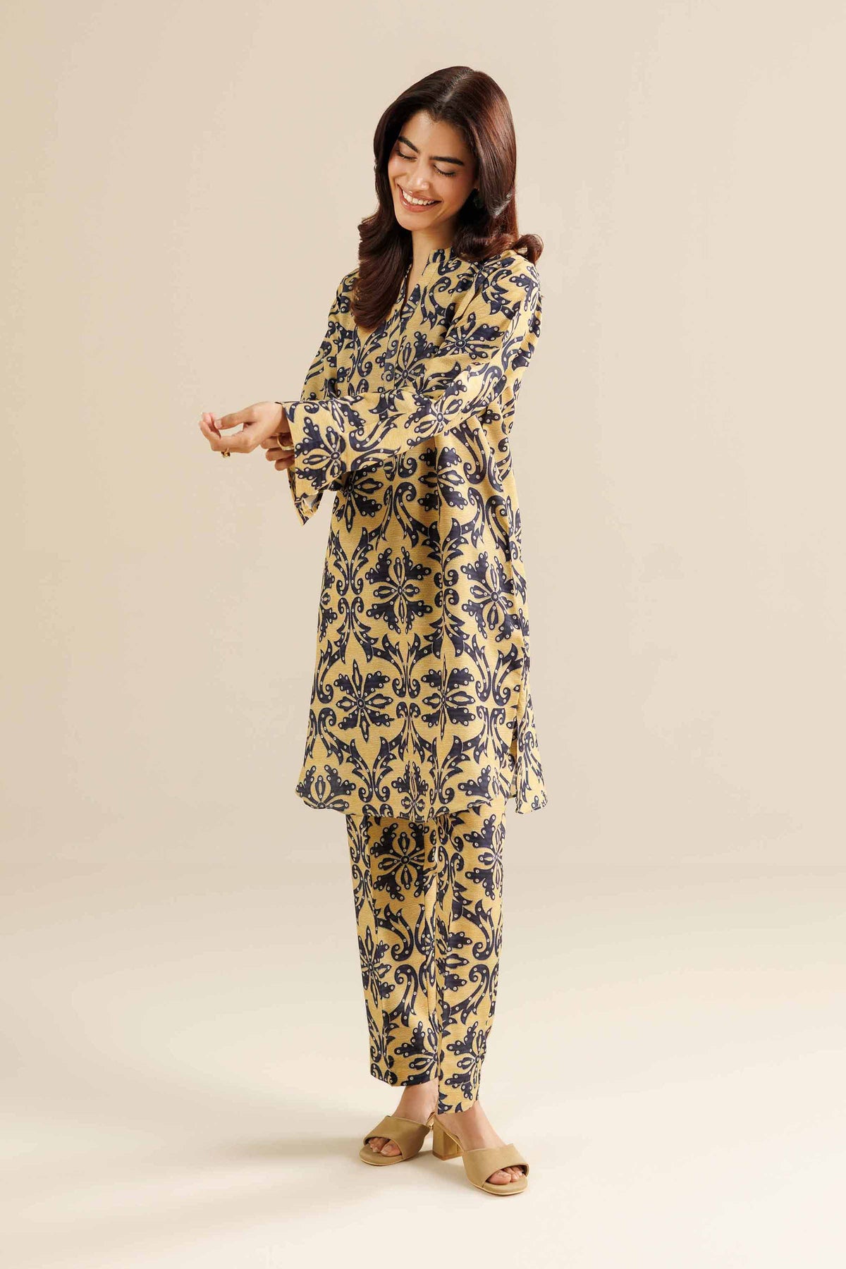 2 Piece - Printed Suit - PW25-365 Yellow Lawn 2PC Printed Nishat Australia