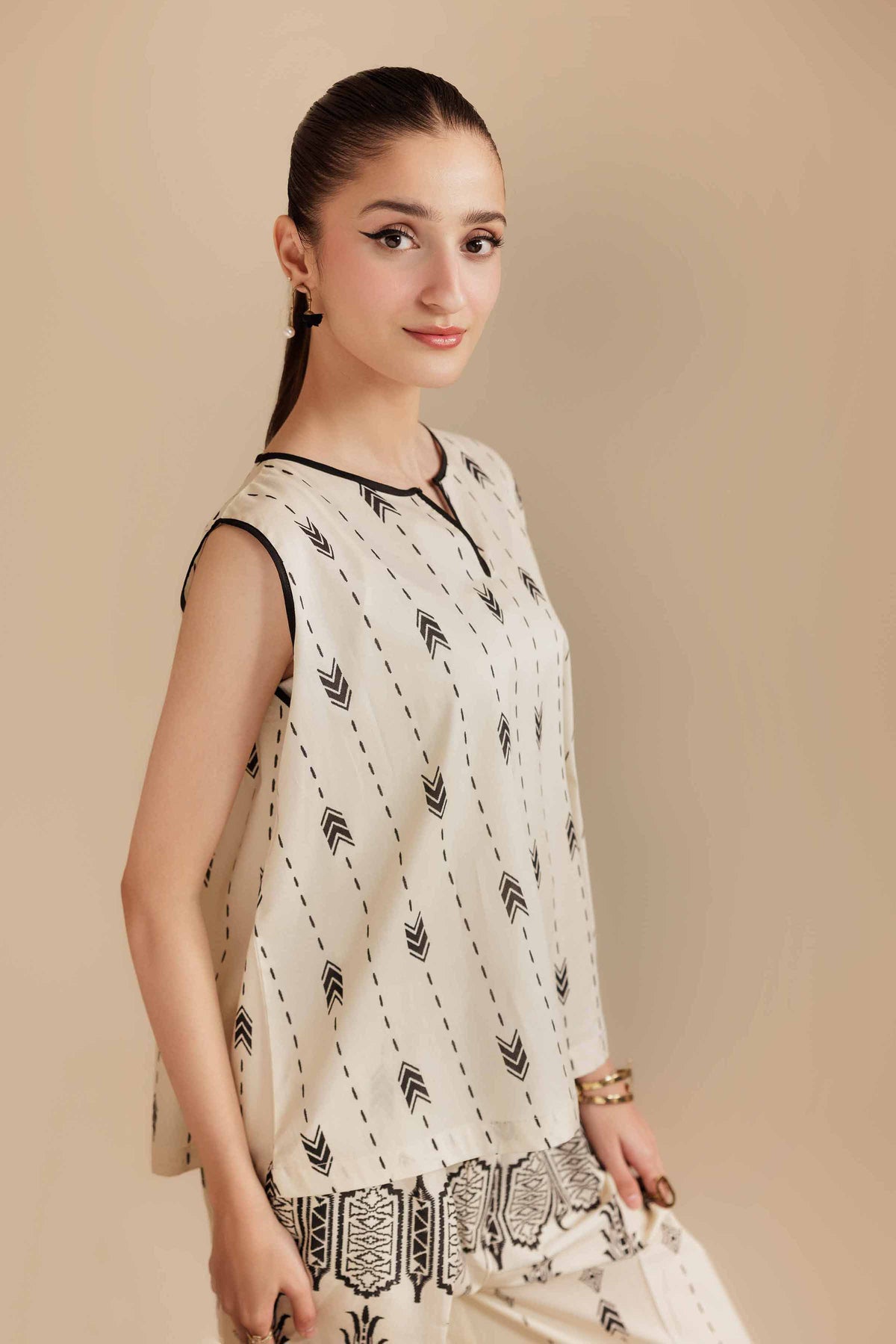 2 Piece - Printed Suit - AS25-120 Beige Cambric 2PC Printed Nishat Australia