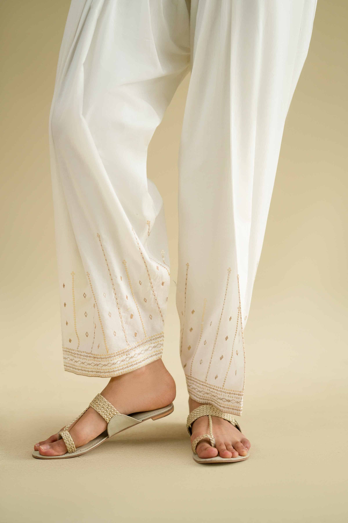 Embroidered Shalwar - KFE26-128White Cambric 1PC Embroidered Nishat Australia
