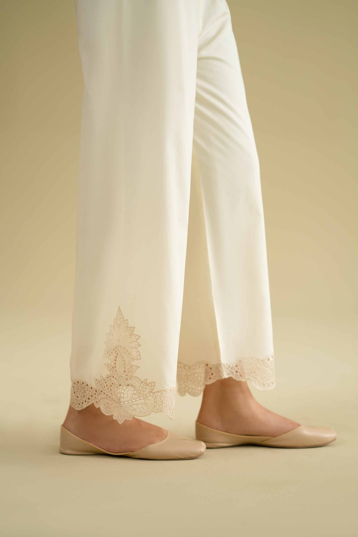 Embroidered Pants - KFE26-129Off White Cambric 1PC Embroidered Nishat Australia