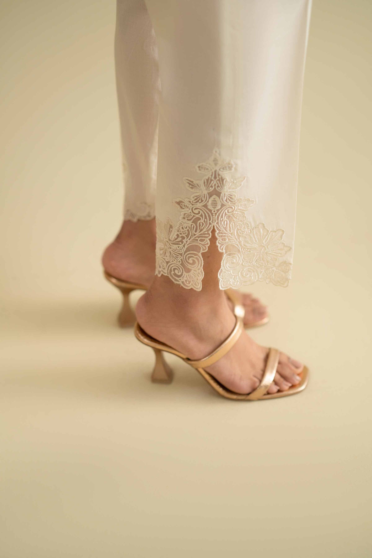 Embroidered Pants - KFE26-198Off White Cambric 1PC Embroidered Nishat Australia