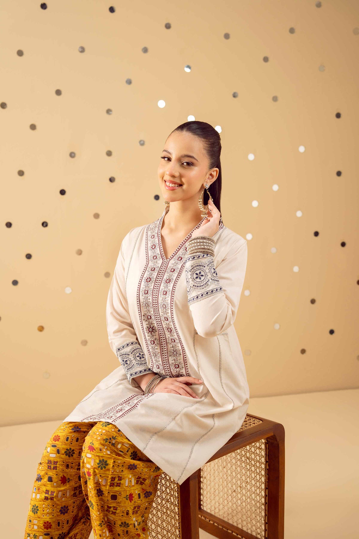 2 Piece - Printed Embroidered Suit - PE25-521 White Lawn 2PC Embroidered Nishat Australia