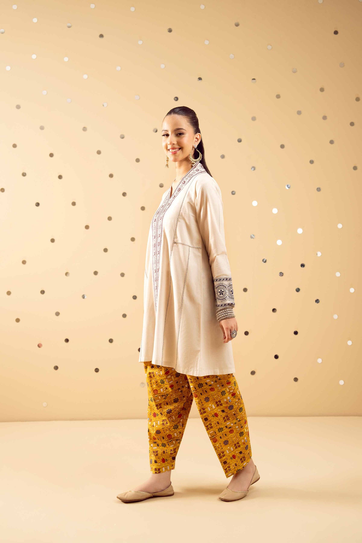 2 Piece - Printed Embroidered Suit - PE25-521 White Lawn 2PC Embroidered Nishat Australia