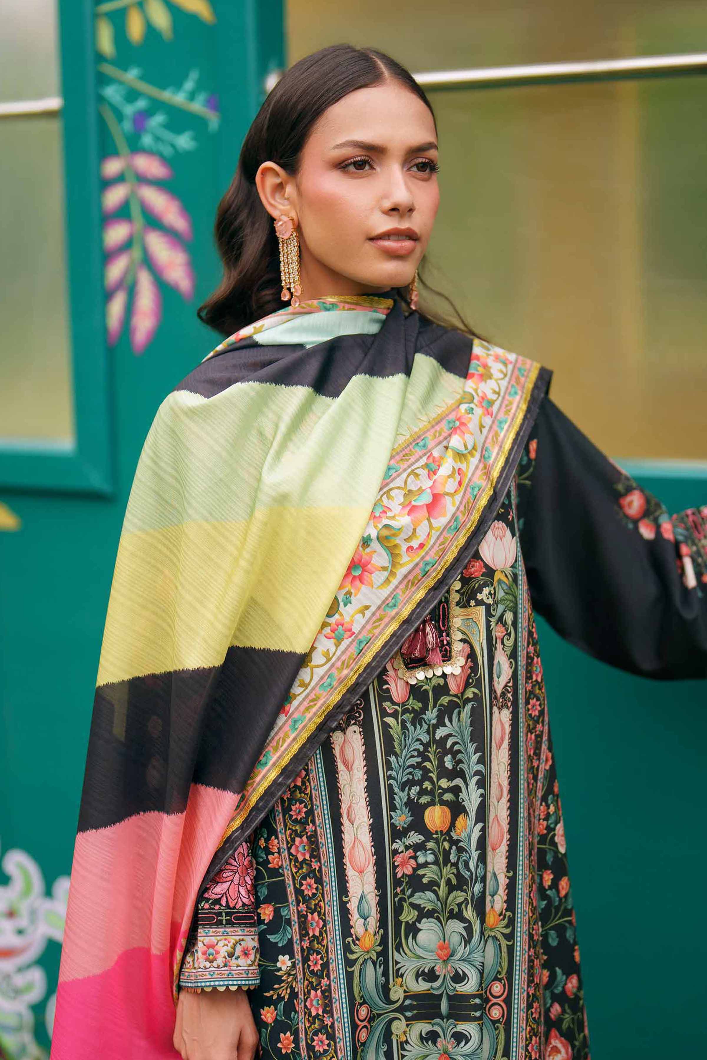 2 Piece - Embroidered Suit - PE26-133