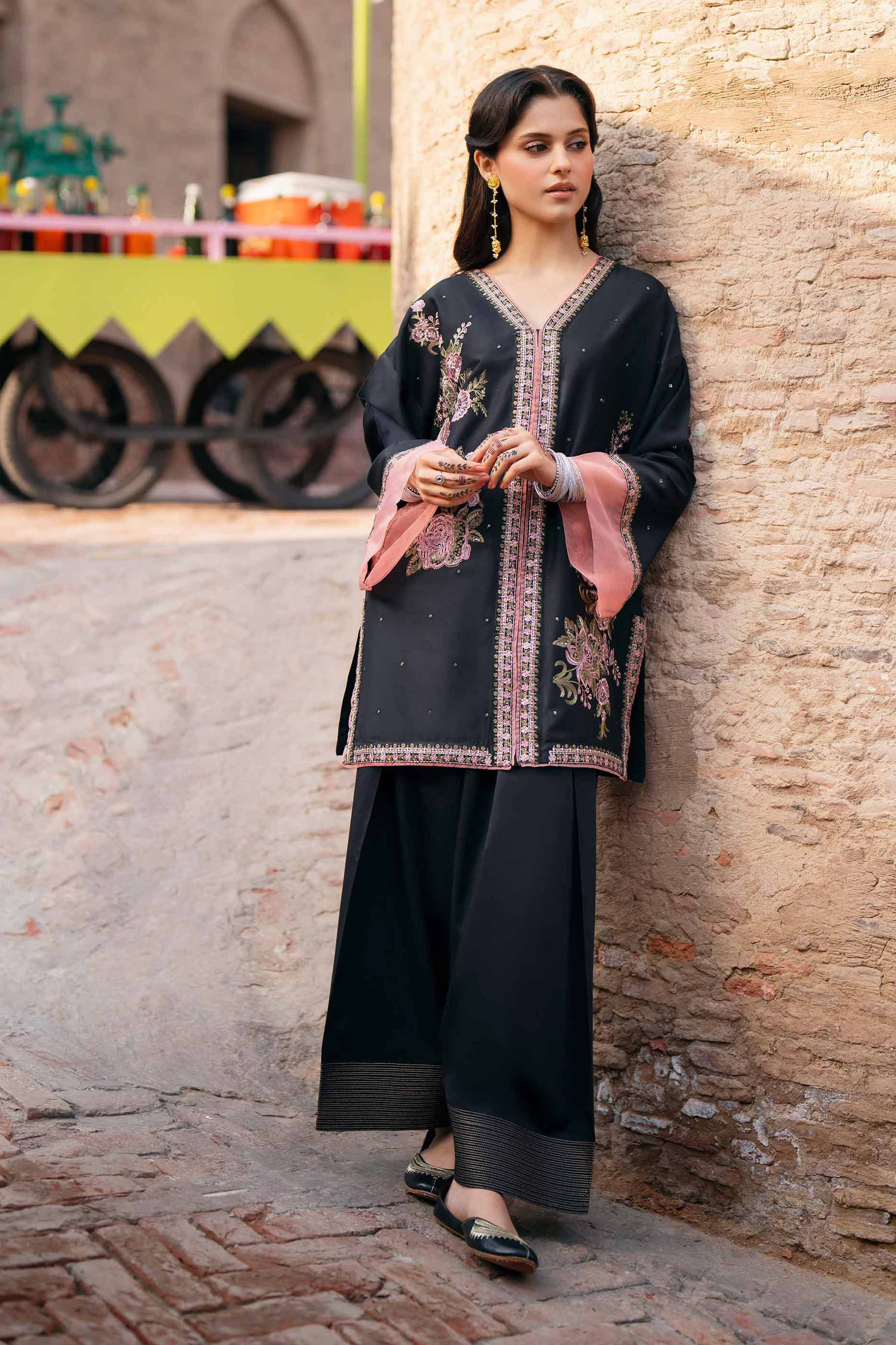 2 Piece - Embroidered Suit - PE26-249