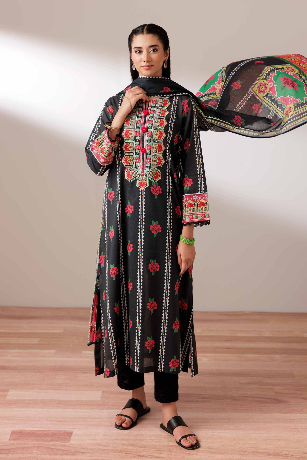 2 Piece - Printed Embroidered Suit - PS25-193 Black Lawn 2PC Embroidered Nishat Australia